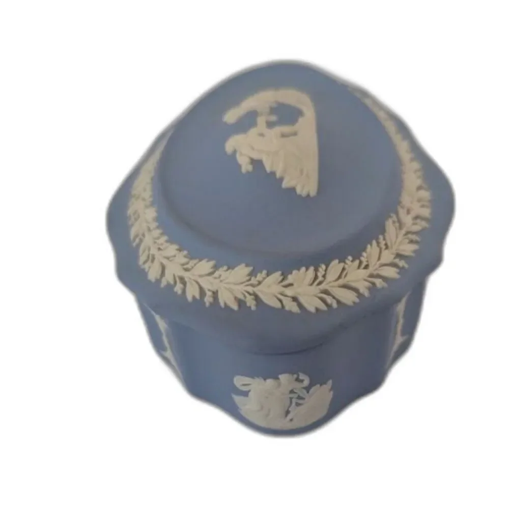 Vintage 1961 Wedgwood Blue Jasperware Oval Lidded Trinket Pin Dish Cherubs Engla